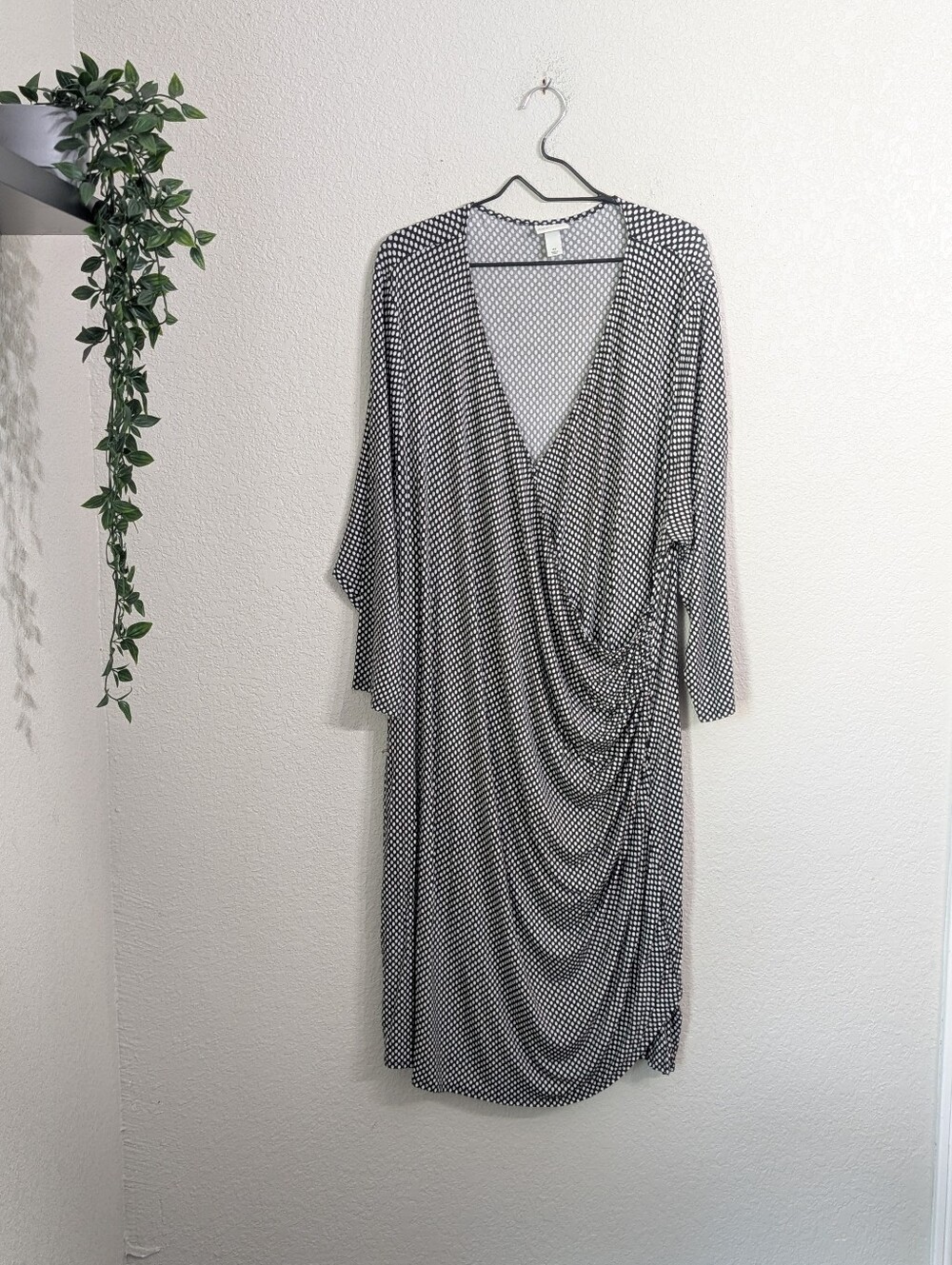 Ava & Viv Black White Dots Faux Wrap Midi Dress Size 4X Side Ruched Long Sleeve
